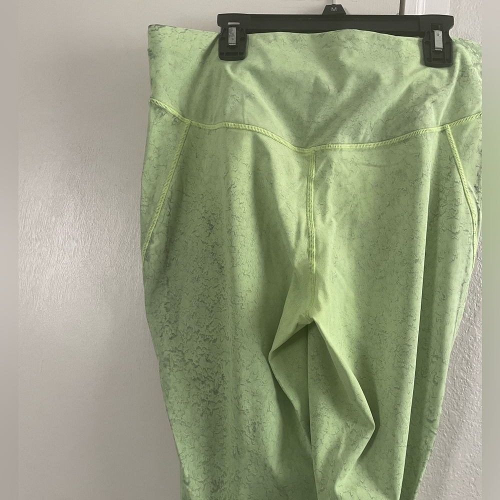 Lululemon Base Pace High-Rise Crop 23" - Picture 3 of 6